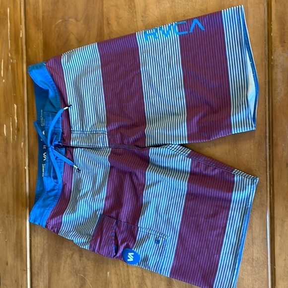 RVCA Board Shorts Size 31 - Picture 3 of 13